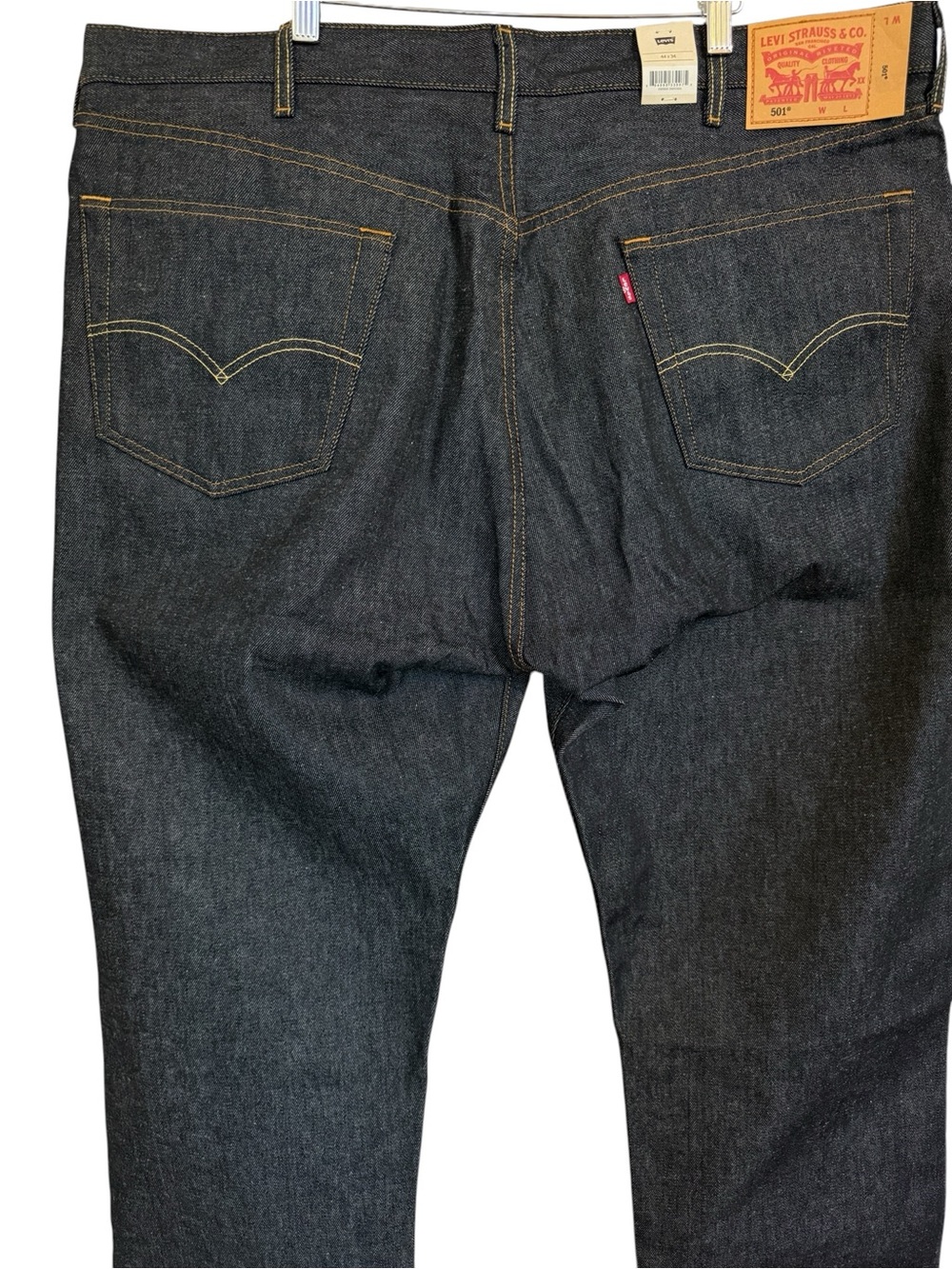 Levi’s NWT 501 Original Fit Jeans 44x34 Dark Wash Indigo Button Fly Straight Leg - Picture 4 of 12